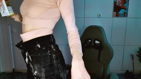 yoka_paradoxxx online show from 23, 3, 2026