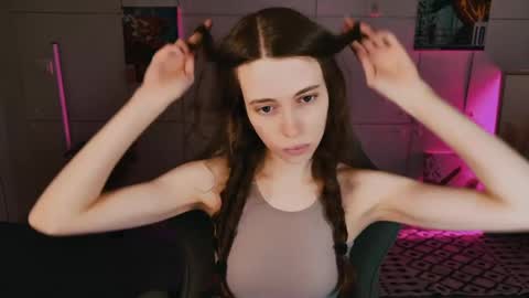 yoka_paradoxxx online show from 8, 4, 2026