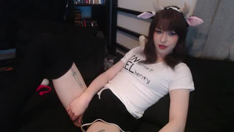 Snapshot of yokaigirl chatting on 20, 11, 2025 Yokai Girl online show from 20, 11, 2025