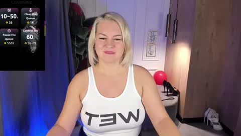 Snapshot of yolanda_kiss chatting on 3, 11, 2025 Yolanda online show from 3, 11, 2025