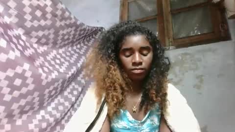 Snapshot of yolandrina05 chatting on 15, 9, 2025 yolandrina05 online show from 15, 9, 2025