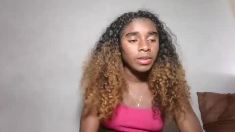 Snapshot of yolandrina05 chatting on 5, 10, 2025 yolandrina05 online show from 5, 10, 2025