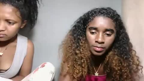 Snapshot of yolandrina05 chatting on 6, 10, 2025 yolandrina05 online show from 6, 10, 2025