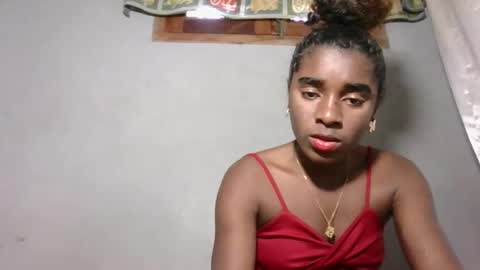 Snapshot of yolandrina05 chatting on 28, 10, 2025 yolandrina05 online show from 28, 10, 2025