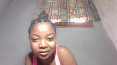 Snapshot of yolandrina05 chatting on 30, 10, 2025 yolandrina05 online show from 30, 10, 2025