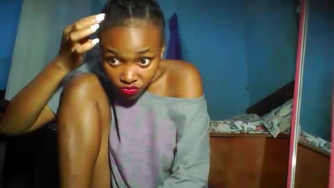Snapshot of yolandrina90 chatting on 16, 10, 2025 yolandrina90 online show from 16, 10, 2025