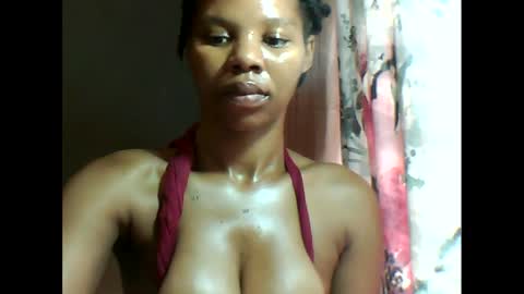 Snapshot of yoncexx25 chatting on 4, 3, 2025 amazingkellyxx online show from 4, 3, 2025