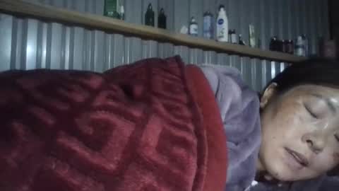 Snapshot of yongmi_ chatting on 15, 12, 2025 yongmi_ online show from 15, 12, 2025