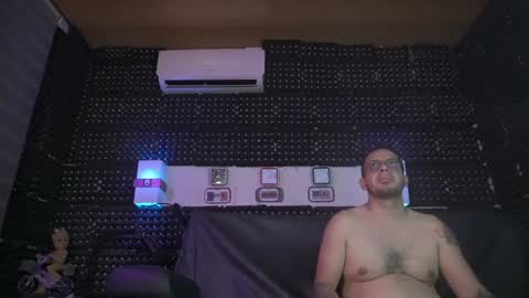 Snapshot of yorsandulce chatting on 24, 12, 2024 dulceandyors online show from 24, 12, 2024