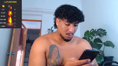 Snapshot of yosoy_enzo2020 chatting on 22, 1, 2025 Enzo online show from 22, 1, 2025