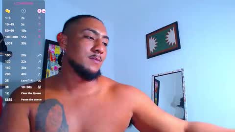 Snapshot of yosoy_enzo2020 chatting on 23, 10, 2025 Enzo online show from 23, 10, 2025