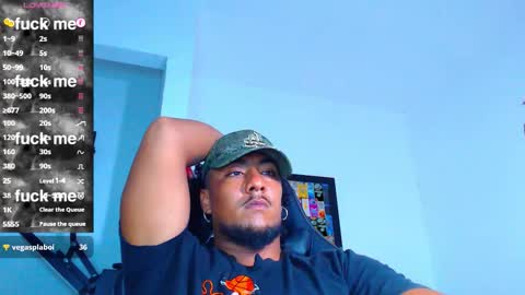 Snapshot of yosoy_enzo2020 chatting on 25, 11, 2025 Enzo online show from 25, 11, 2025