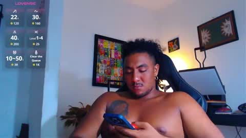 Snapshot of yosoy_enzo2020 chatting on 22, 4, 2026 Enzo online show from 22, 4, 2026