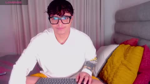 Snapshot of yossefmout chatting on 10, 6, 2026 Yossef online show from 10, 6, 2026