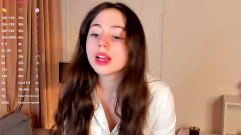Snapshot of you_fell_in_love chatting on 16, 9, 2025 Elizabeth brunette -- Darline blonde online show from 16, 9, 2025
