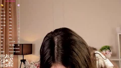 Snapshot of you_fell_in_love chatting on 20, 9, 2025 Elizabeth brunette -- Darline blonde online show from 20, 9, 2025