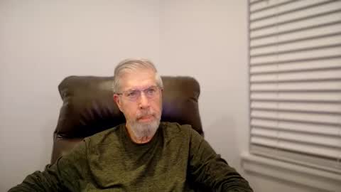 Snapshot of yougogirl_3 chatting on 10, 11, 2025 Colorado Guy Straight online show from 10, 11, 2025