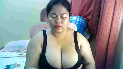 Snapshot of your_big_boobs chatting on 2, 10, 2025 your_big_boobs online show from 2, 10, 2025