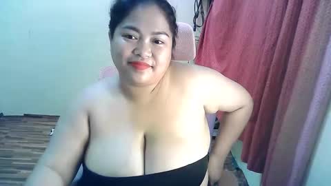 Snapshot of your_big_boobs chatting on 4, 10, 2025 your_big_boobs online show from 4, 10, 2025