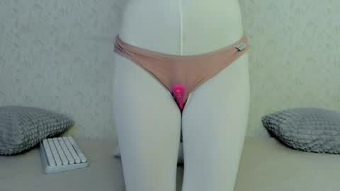 Snapshot of your_caramelka chatting on 9, 12, 2024 Lily online show from 9, 12, 2024