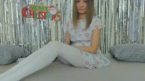 Snapshot of your_caramelka chatting on 26, 12, 2024 Lily online show from 26, 12, 2024