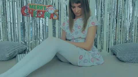 Snapshot of your_caramelka chatting on 28, 12, 2024 Lily online show from 28, 12, 2024