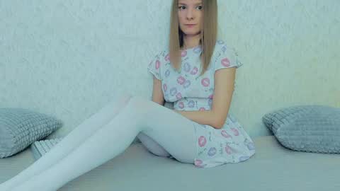 Snapshot of your_caramelka chatting on 6, 1, 2025 Lily online show from 6, 1, 2025