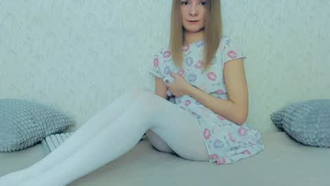 Snapshot of your_caramelka chatting on 7, 1, 2025 Lily online show from 7, 1, 2025