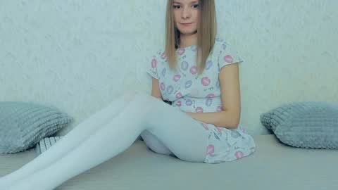 Snapshot of your_caramelka chatting on 7, 1, 2025 Lily online show from 7, 1, 2025