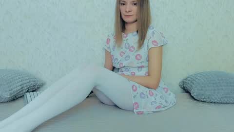 Snapshot of your_caramelka chatting on 8, 1, 2025 Lily online show from 8, 1, 2025