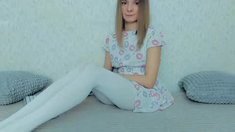 Snapshot of your_caramelka chatting on 17, 1, 2025 Lily online show from 17, 1, 2025