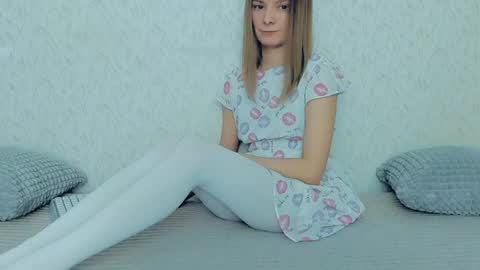 Snapshot of your_caramelka chatting on 18, 1, 2025 Lily online show from 18, 1, 2025