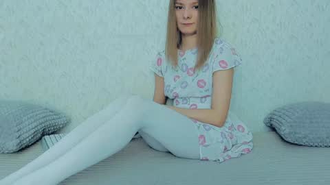 Snapshot of your_caramelka chatting on 19, 1, 2025 Lily online show from 19, 1, 2025