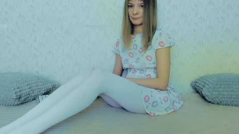 Snapshot of your_caramelka chatting on 4, 2, 2025 Lily online show from 4, 2, 2025