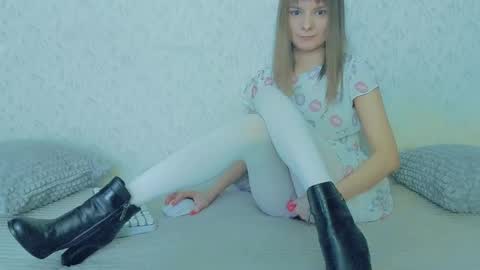 Snapshot of your_caramelka chatting on 9, 2, 2025 Lily online show from 9, 2, 2025