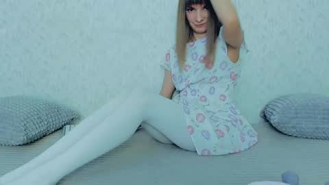 Snapshot of your_caramelka chatting on 18, 2, 2025 Lily online show from 18, 2, 2025