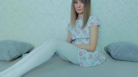 Snapshot of your_caramelka chatting on 3, 3, 2025 Lily online show from 3, 3, 2025