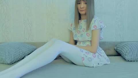 Snapshot of your_caramelka chatting on 8, 3, 2025 Lily online show from 8, 3, 2025