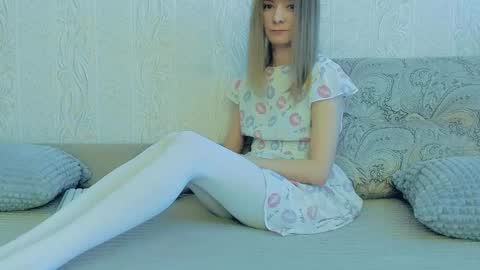 Snapshot of your_caramelka chatting on 9, 3, 2025 Lily online show from 9, 3, 2025