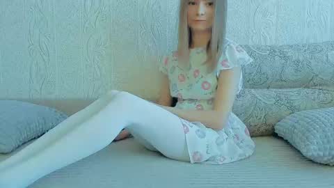 Snapshot of your_caramelka chatting on 10, 3, 2025 Lily online show from 10, 3, 2025