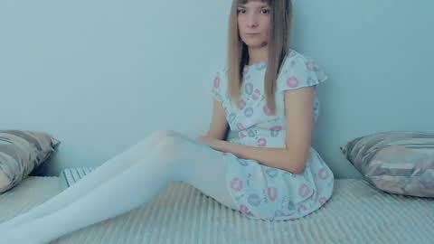 Snapshot of your_caramelka chatting on 11, 9, 2025 Lily online show from 11, 9, 2025