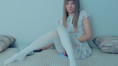 Snapshot of your_caramelka chatting on 12, 9, 2025 Lily online show from 12, 9, 2025