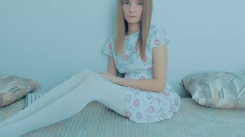 Snapshot of your_caramelka chatting on 5, 10, 2025 Lily online show from 5, 10, 2025