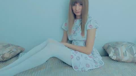Snapshot of your_caramelka chatting on 10, 10, 2025 Lily online show from 10, 10, 2025