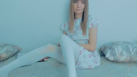 Snapshot of your_caramelka chatting on 14, 10, 2025 Lily online show from 14, 10, 2025