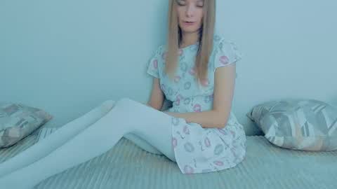 Snapshot of your_caramelka chatting on 16, 10, 2025 Lily online show from 16, 10, 2025