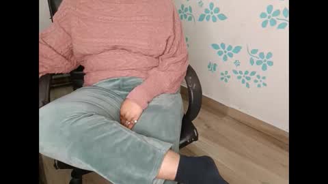 Snapshot of your_charming_baby chatting on 30, 12, 2024 your_charming_baby online show from 30, 12, 2024