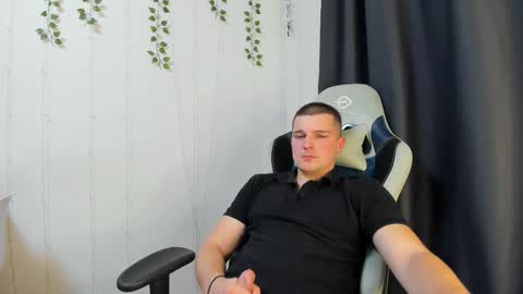 Snapshot of your_claddagh chatting on 27, 9, 2025 your_claddagh online show from 27, 9, 2025