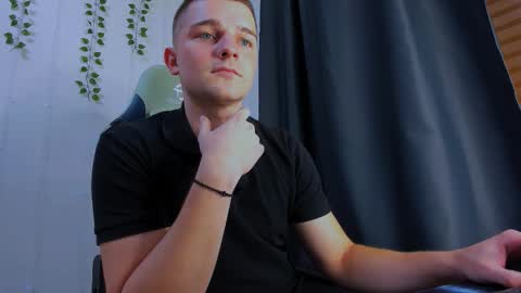 Snapshot of your_claddagh chatting on 19, 10, 2025 your_claddagh online show from 19, 10, 2025