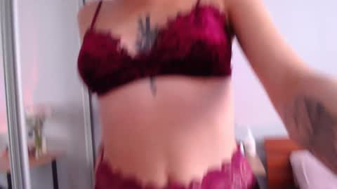 Snapshot of your_corvus chatting on 11, 9, 2025 your_corvus online show from 11, 9, 2025